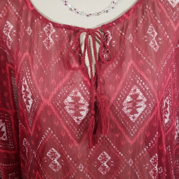 Hollister pattern burgandy and cream tunic. Size M - Picture 2 of 8